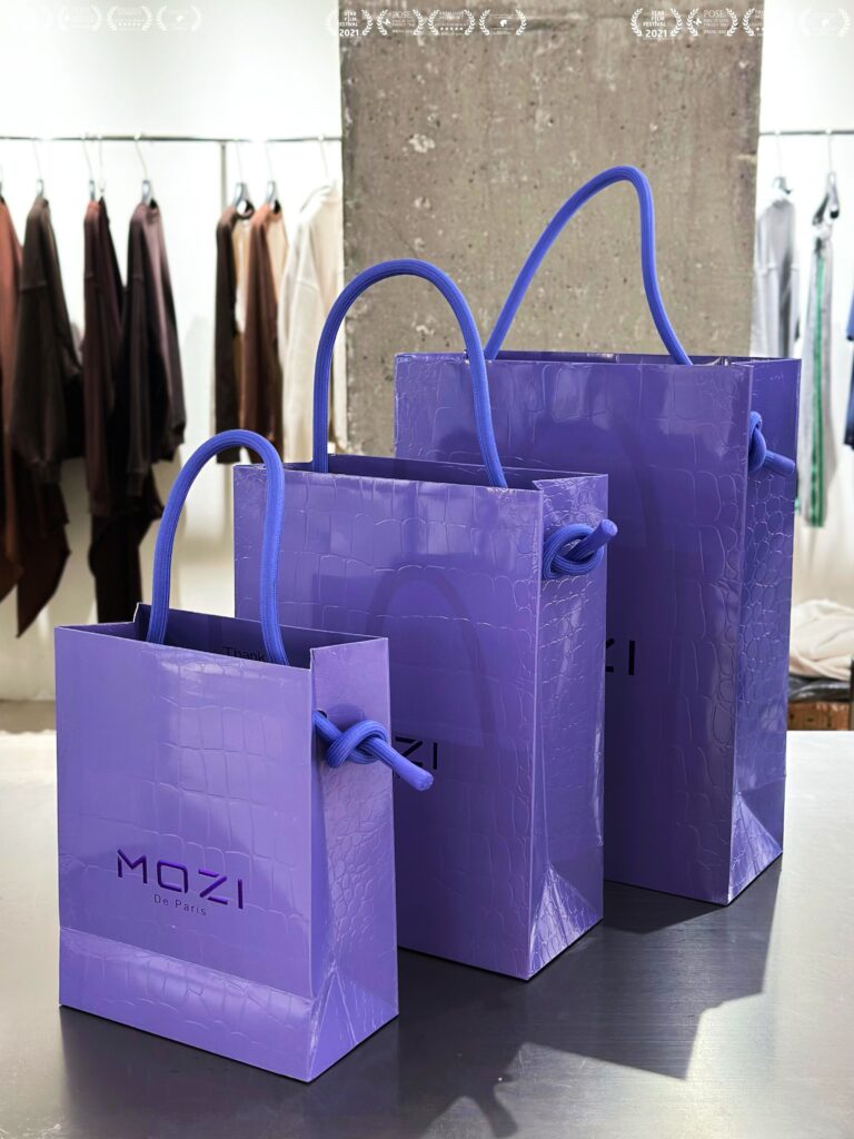 Eye-Catching Gift Bags‌